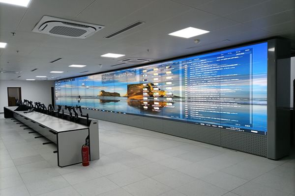 大數(shù)據(jù)顯示平臺使用液晶拼接與LED顯示屏？