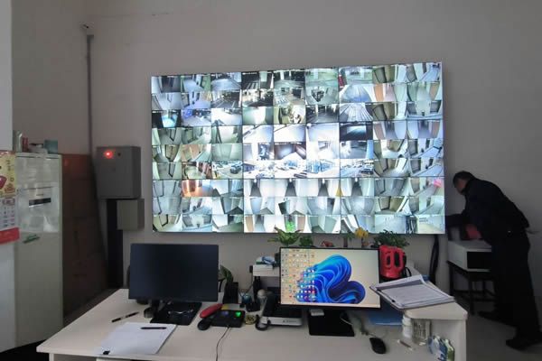 300路監控畫面需要多少塊液晶拼接屏合適？